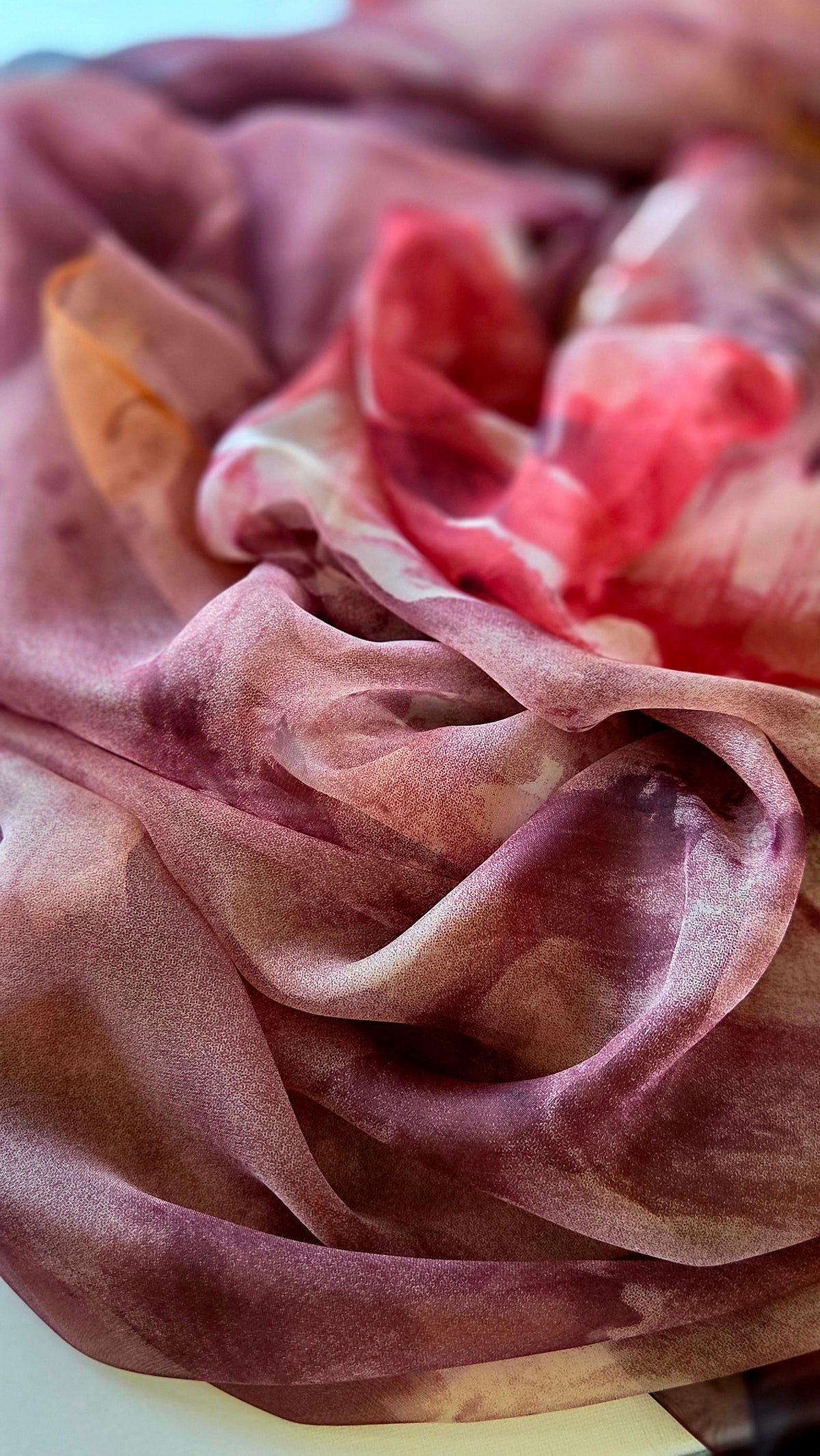 Elegantni veliki šifon šal s tie-dye motivom